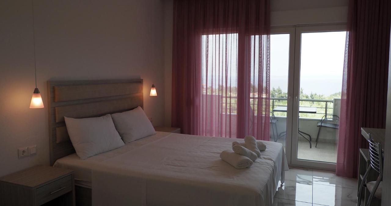 Valiant Sea Aparthotel Kriopigi Esterno foto