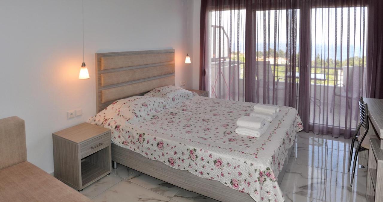 Valiant Sea Aparthotel Kriopigi Esterno foto