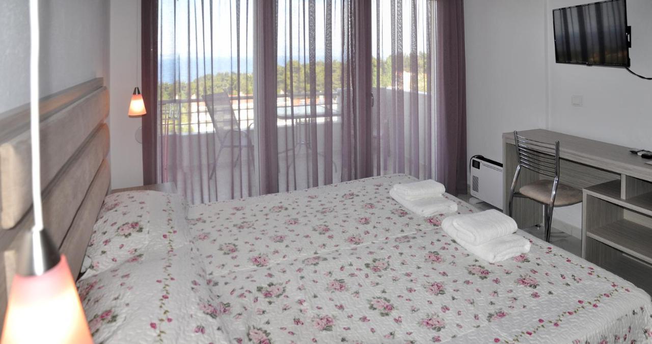 Valiant Sea Aparthotel Kriopigi Esterno foto
