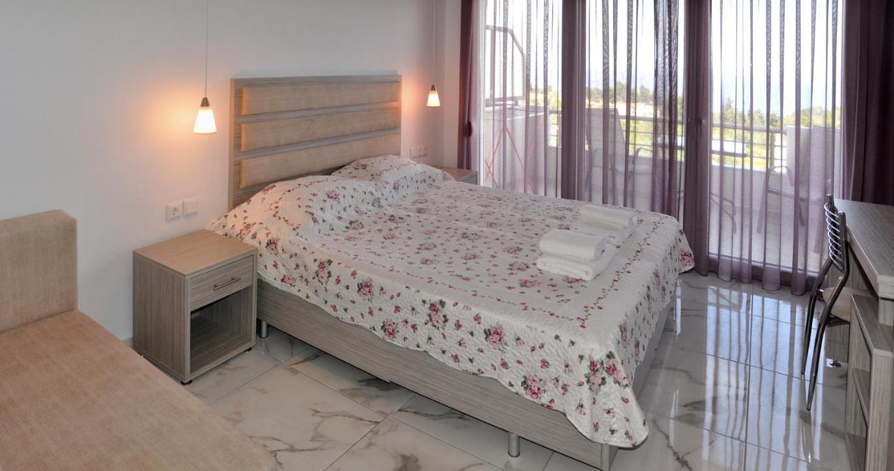 Valiant Sea Aparthotel Kriopigi Esterno foto